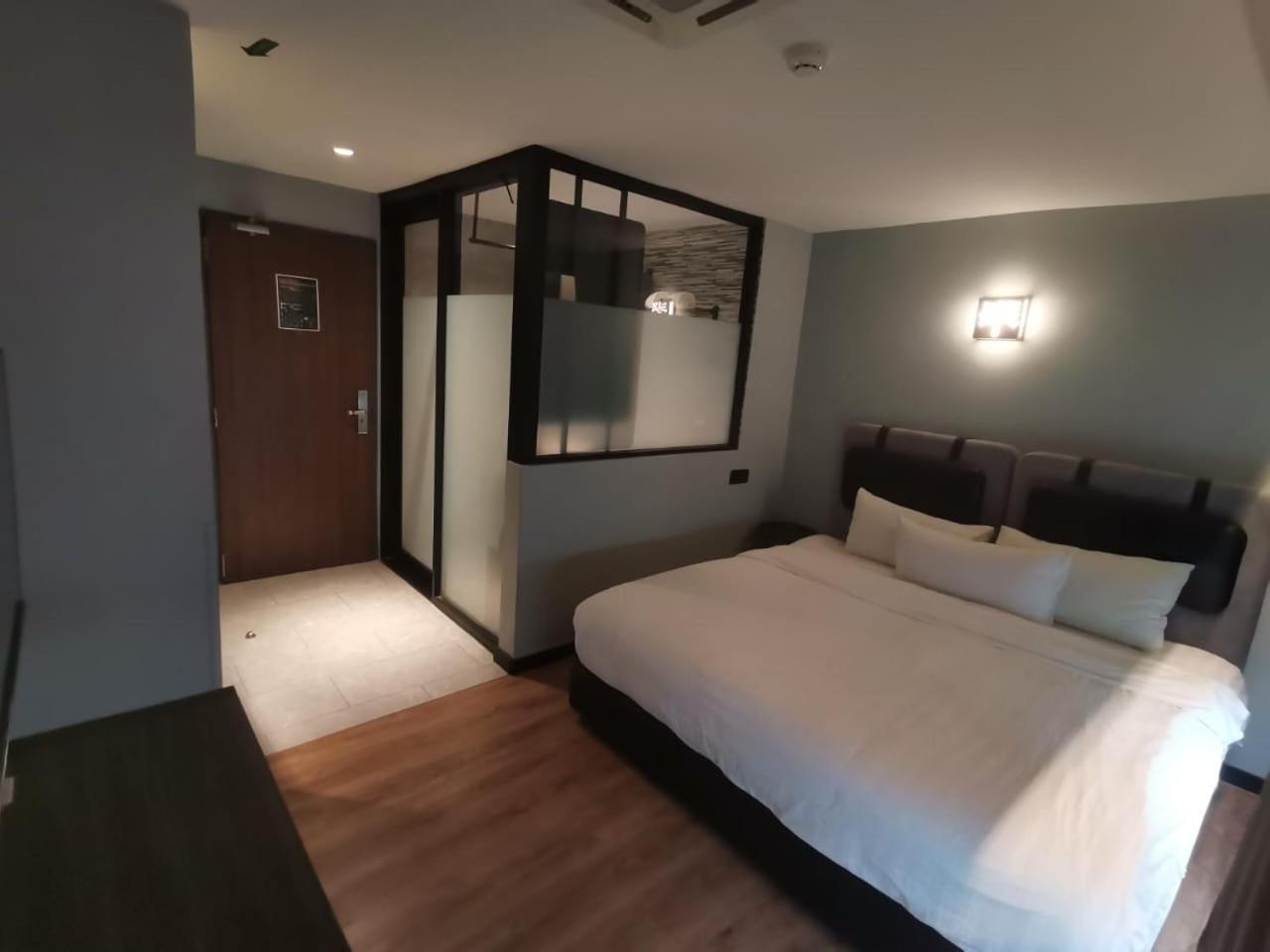 The Seraya Hotel Кота Кинабалу Екстериор снимка