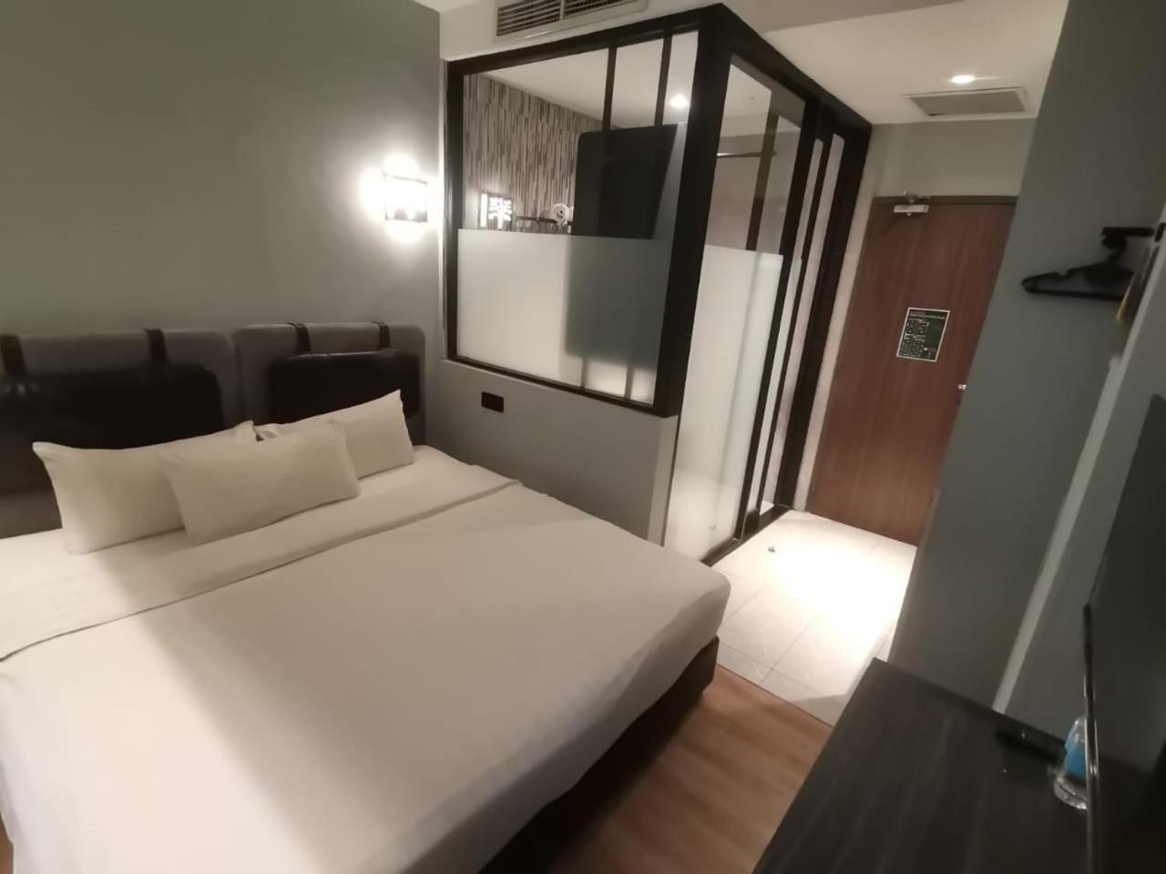 The Seraya Hotel Кота Кинабалу Екстериор снимка